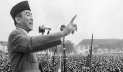 Peci Miring Bung Karno, Simbol Berpihak Rakyat dan Melawan Penjajah