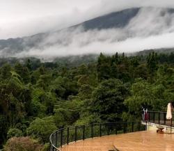 Safari See To Sky dan Massapi Cafe, Kafe Asyik di Bawah Naungan Hutan Tropis Baturraden