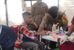 Kecelakaan Pecah Ban, Pemudik Bawa Bayi Dilarikan ke Pos Kesehatan Cikaledong Nagreg