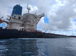 Berlayar Tanpa Bendera, Kapal Kargo MV Indian Partnership Kandas di Kawasan Konservasi Raja Ampat