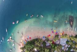 Padat Pengunjung, Liburan Ke Pantai Carocok, Pesisir Selatan