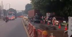 Macet Parah di Jalan Raya Bekasi, Imbas Perbaikan Perbaikan Jalan