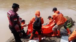 Akhirnya Jasad Ibu dan Anak yang Terseret Sungai Cibuni Ditemukan