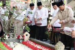 Mengaku Tukang Pijat Gus Dur, Pengamat Sebut Prabowo Bidik Suara Warga NU