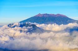 Gunung Api Raung Kembali Normal, Wisatawan dan Warga Masih Dilarang ke Kawah