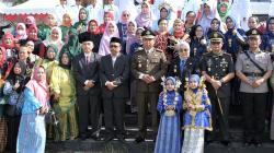 Baju Adat dan Seragam Korpri, Warnai Hari Hardiknas Pemkab Mamuju