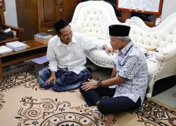 Ganjar Sowan Gus Mus dan Gus Baha, Bahas Sambal Terong hingga Kepemimpinan