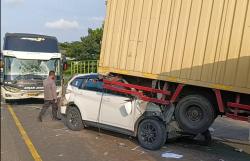 Tujuh Kendaraan Kecelakaan Beruntun di Tol Palikanci Cirebon