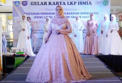 Berawal dari Buruh Garmen, Wanita Lulusan SMK ini Sukses Bikin Brand Fashion Muslim