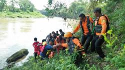 Kurang 12 Jam, Penyidik Polres Karanganyar Ungkap Misteri Mayat Mengapung di Bengawan Solo