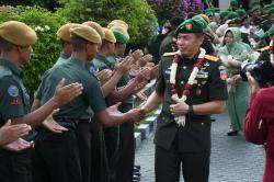 Sertijab Danjen Kopassus-Kasdam IV/Diponegoro, Penuh Haru Diiringi Tepuk Tangan Prajurit