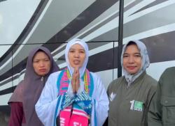 Pekerja Laundry asal Probolinggo Menang Undian Umroh Gratis dari Faisol Riza