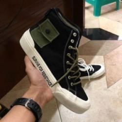 Keren dan Kompak! Jokowi dan Zulkifli Hasan ke Lampung Pakai Sepatu Sneaker Lokal Harga Merakyat