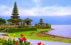 9 Fakta Danau Beratan Bedugul Bali, Tempat Wisata Terpopuler yang Cocok untuk Keluarga