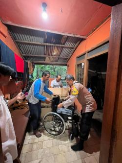 Cerita Haru Zaenab Bisa Hadiri Pernikahan Anak setelah Dapat Bantuan Kursi Roda dari Kapolres Cimahi