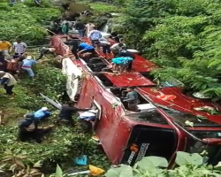 Bus Wisatawan Masuk Jurang di Guci Tegal, Sejumlah Penumpang Alami Luka-Luka