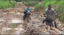 Setelah Lampung, Giliran Warga di Muarojambi Kesal Jalan Rusak Hingga Nekat Blokir Jalan