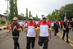 Helldy Ajak 25 Wali Kota Peserta Rakorkomwil Jalan Sehat, Perkenalkan UMKM dan Budaya Cilegon