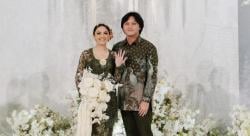 Mahalini Anggun Berbalut Kebaya dan Kain Batik Hijau Tua saat Dilamar Rizky Febian, Ini Detailnya