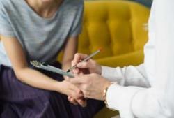 Kenapa Banyak Suami Larang Istri Tes HIV ? Ini Alasannya