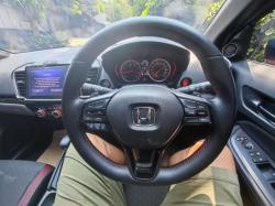 Baru Belajar Kendarai Mobil, Remaja Ini Tabrak Warung Makan dan 3 Motor Tengah Malam