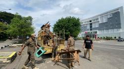 Puluhan Gerobak Angkringan Tak Bertuan di Kawasan SLG Diangkut Satpol PP