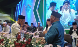 Dibaiat Kiai Marzuki Mustamar, Ustaz Hanan Attaki Resmi Jadi Warga NU