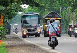 Mengenal Arti Ngeblong yang Populer di Dunia Bus