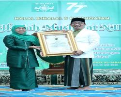 Gubenur Jatim Dibuat Takjub dengan Keindahan dan Kemegahan Masjid Al Jabbar