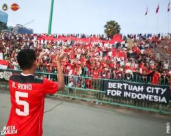 Kelar Laga Melawan Vietnam U-22 Para Pemain Timnas Indonesia U-22 Dihadang Suporter Kamboja