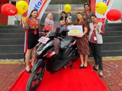 Belanja di Alfamart, Indah Tak Menyangka Dapat Sepeda Motor dari Program Kejutan Akhir Tahun