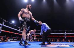 Disiplin Ekstrem Artur Beterbiev, Monster Tinju Rasio KO 100 Persen dari Dagestan