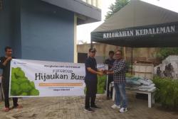 Dalam Rangkaian HUT Ke-34 FIF Cabang Cilegon Tanam 505 Bibit Pohon di Lingkungan Kelurahan Kedaleman