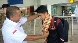 Tiba di Makassar, Ananda Raehan disambut Kadispora Sulsel