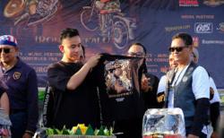 Gibran Naik Kerbau Besi di Anneversary ke 29 Iron Buffalo