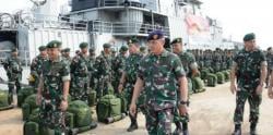 KRI Teluk Lampung-540 Angkut Pasukan Yonarmed Kostrad ke Wilayah Operasi Pamtas RI-Malaysia