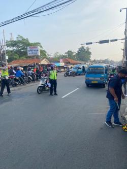 Tak Tega Lihatnya! Wanita Muda Ditabrak Minibus di Depok, Tewas Seketika