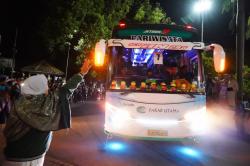 6 Petugas Medis Dampingi Keberangkatan 400 Jemaah Calon Haji Kloter Pertama Asal Garut ke Tanah Suci