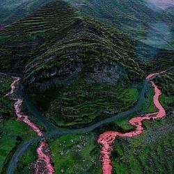 Unik! Sungai Merah Cusco Fenomena Alam Menakjubkan, Sebaiknya Dikunjungi pada Musim Hujan