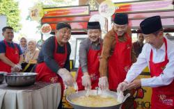 BAZNAS Luncurkan Program ZChicken Dorong di Karanganyar