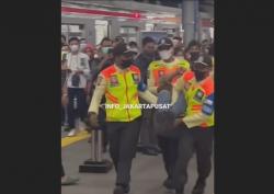 Copet di Dalam KRL Commuterline Relasi Tanah Abang-Parungpanjang Dicokok Petugas