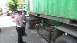 Jatuh dari Sepeda, Bocah SD Tewas Terlindas Truk Tronton