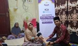 Rumah Quran Violet Bantu Kaki Palsu Kepada Warga Pidie Jaya