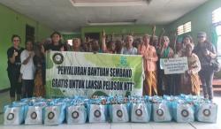 Yayasan Berbagi Kasih Mulia Bagikan 30 Paket Sembako untuk Lansia di TTS