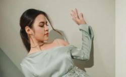 Wow, Penampilan Raisa Pakai Rok Mini Bikin Salah Fokus