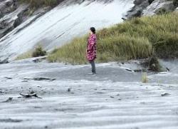 Menakjubkan, Kawasan Gunung Bromo Diselimuti Salju