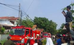 Diduga Korsleting Listrik, Rumah Tinggal Permanen Dua Lantai Milik Warga Kota Cilegon Kebakaran