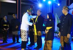 Pengukuhan 7 Pejabat sebagai Tamu Kehormatan, Warnai Perayaan Yadnya Kasada
