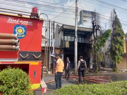 BREAKING NEWS, Gudang Milik Toko Basa Putri Pemalang Ludes Terbakar