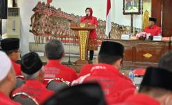 Berseragam Jas Merah, 919 CJH Sukoharjo Berangkat ke Tanah Suci Pamitan Bupati